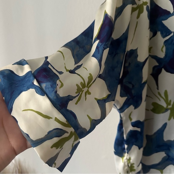 Zara Floral Button Down Oversize Shirts in White and Blue Size M - Picture 6 of 10